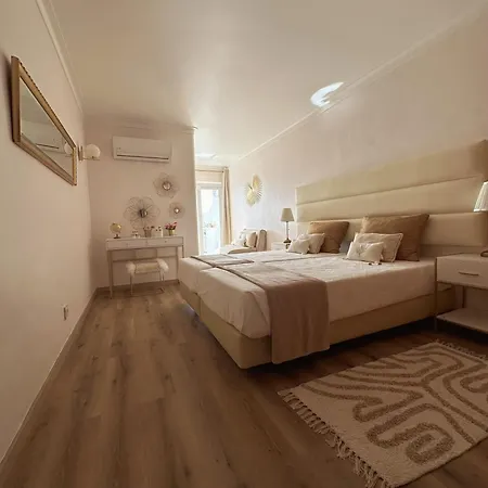 Deluxe Flat Sea View By Holidays Appartamento *