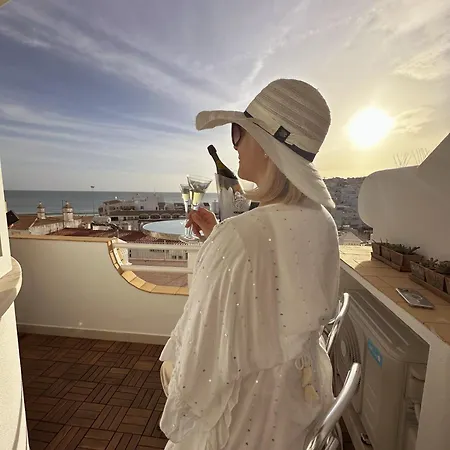 Deluxe Flat By Holidays *