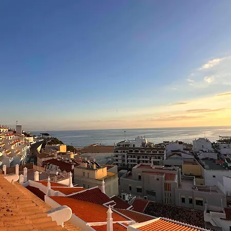 Deluxe Flat Sea View By Holidays Appartamento