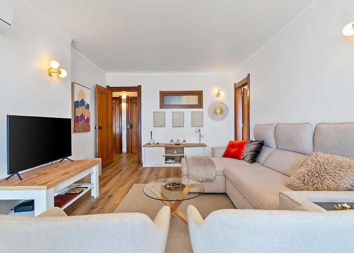 Deluxe Flat By Holidays