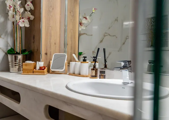 Deluxe Flat By Holidays *