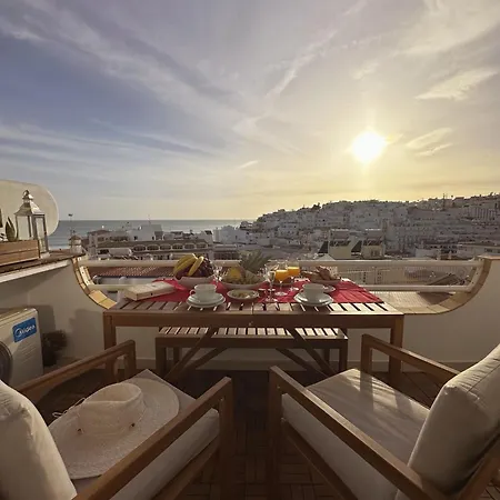 Deluxe Flat By Holidays Apartmán *