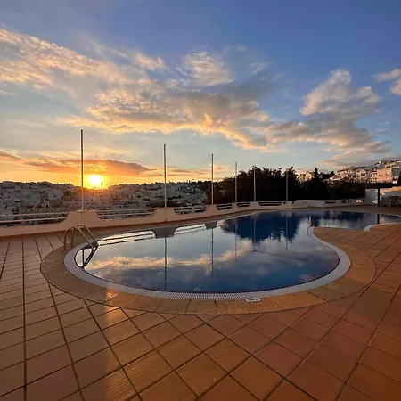 Deluxe Flat By Holidays Apartmán